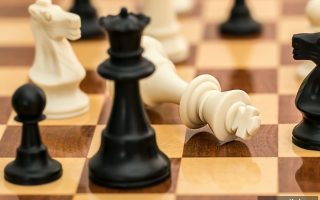 皇冠体育官网：棋牌技术进阶全攻略——从概率直觉到竞技心理战